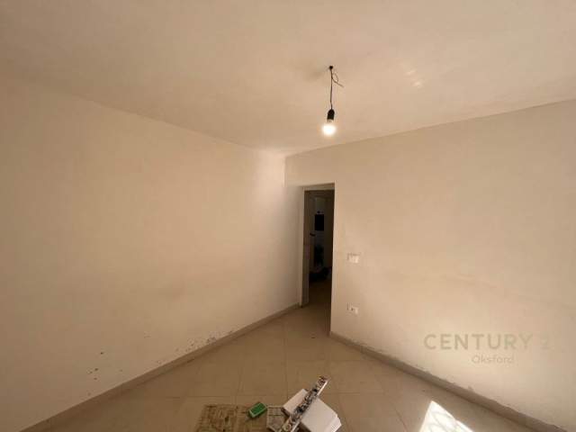 Tirane, shitet apartament Kati 1, 73 m² 120.000 Euro (Pazari i Ri, Tirana, Albania)