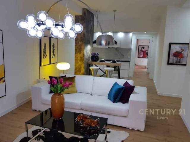 Tirane, jepet me qera apartament 2+1+BLK Kati 6, 98 m² 700 Euro (21-Dhjetori)