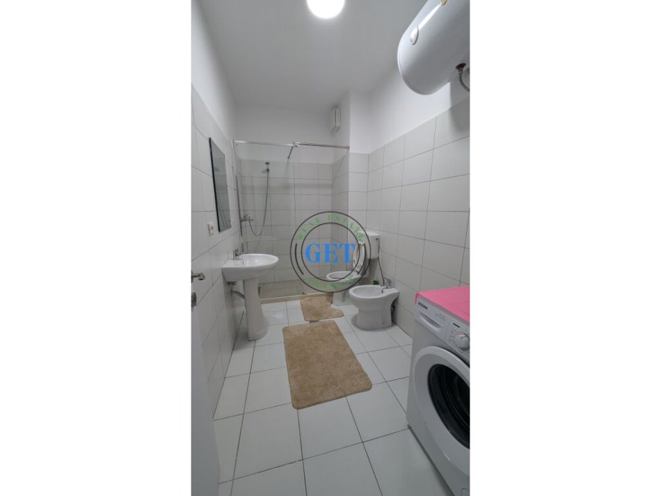 Durres, jepet me qera apartament 2+1 Kati 2, 80 m² 400 € (stacioni trenit)