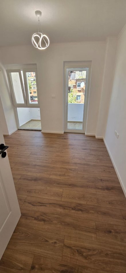 Tirane, shitet apartament 2+1 Kati 4, 64 m² 169.000 € (Rruga e Kavajes)