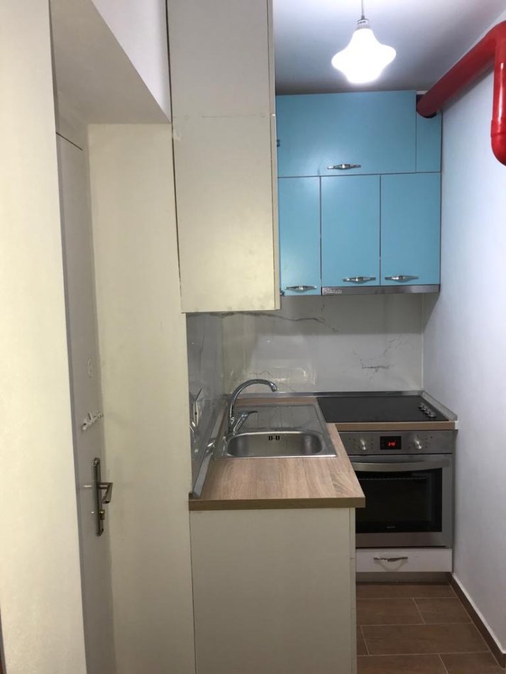 Tirane, shes garsonier 1+1 Kati 1, 1.200.000 € (Rruga Ferit Xhajko)