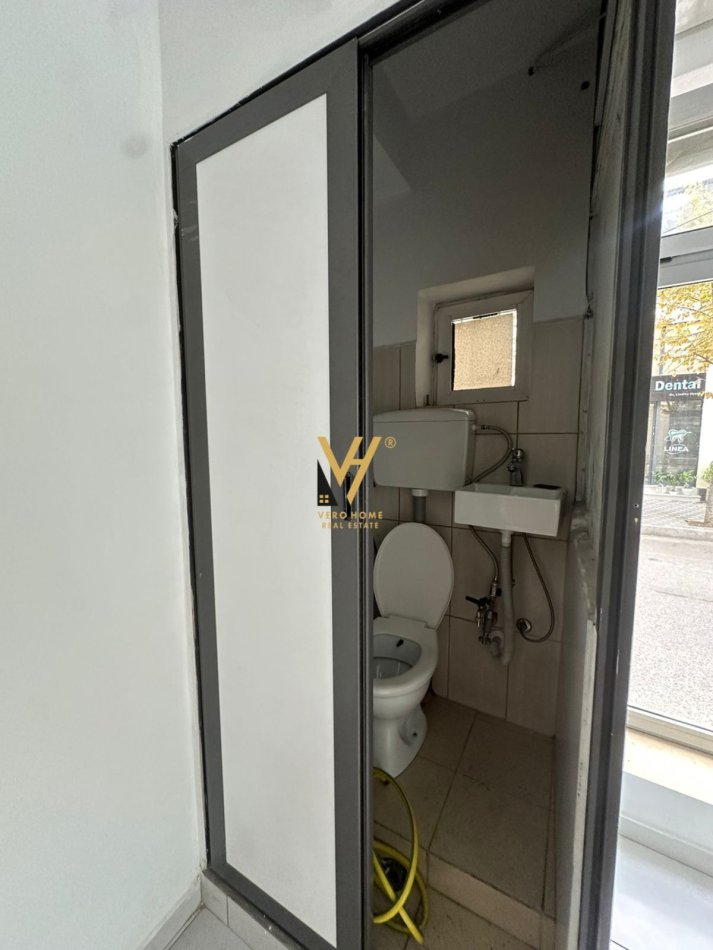Tirane, jepet me qera dyqan Kati 0, 28 m² 500 € (RRUGA IRFAN TOMINI)