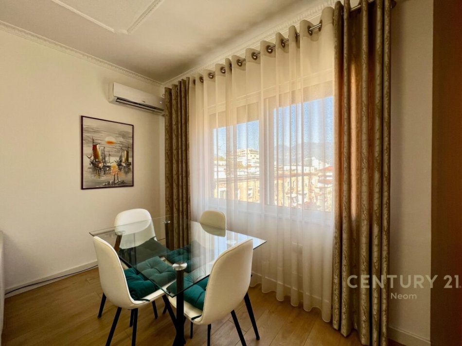 Tirane, shitet apartament 2+1+Aneks+Ballkon Kati 6, 100 m² 275.000 € (ne bllok, pallat i ri)
