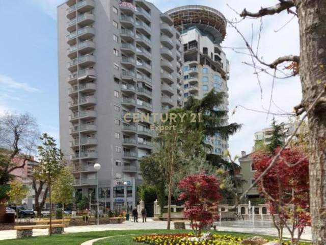 Tirane, jepet me qera zyre Kati 3, 388 m² 3.000 Euro (Tirana, Albania)