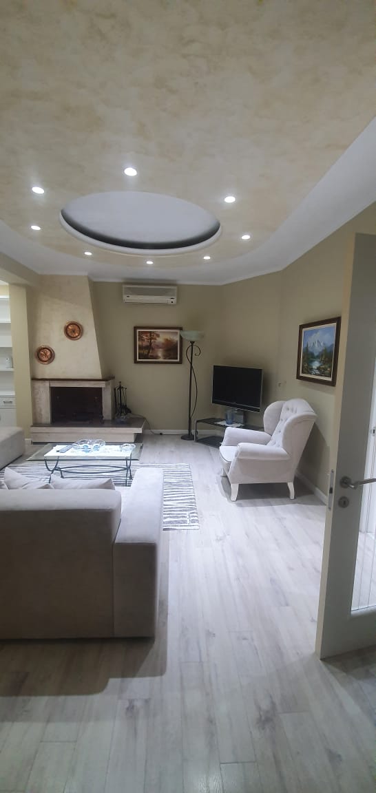 Tirane, jap me qera apartament 3+1+BLK Kati 5, 140 m² 900 Euro (blloku)