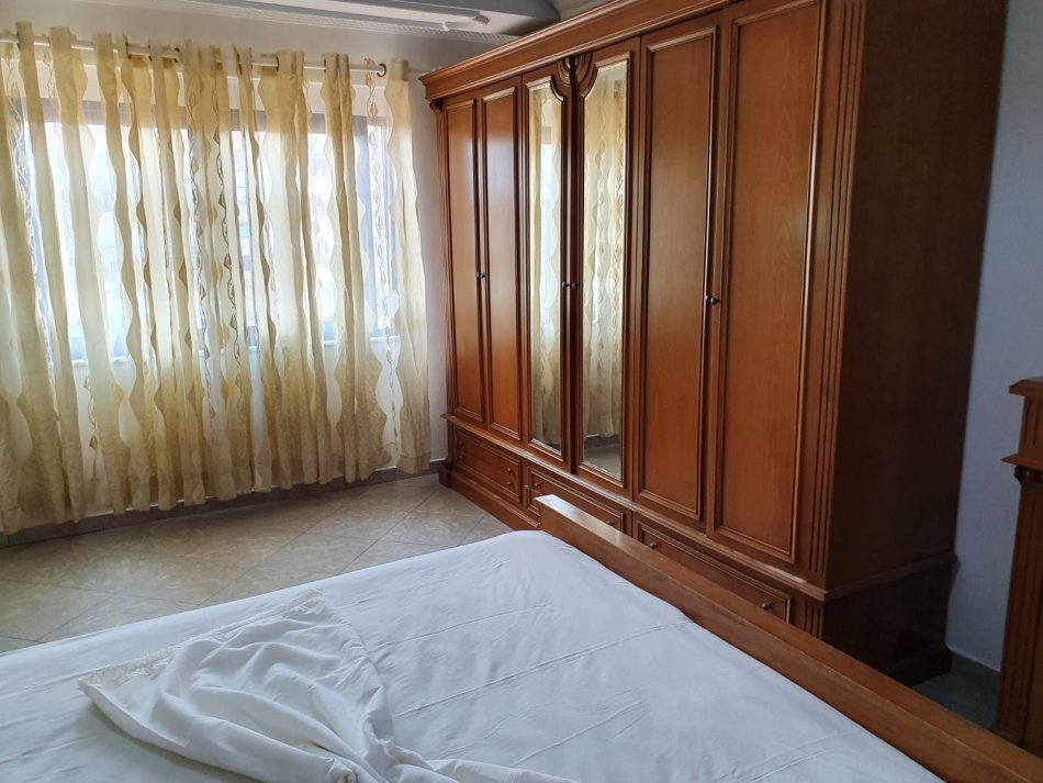 Tirane, jepet me qera apartament 1+1 Kati 5, 61 m² (Myslym Shyri)