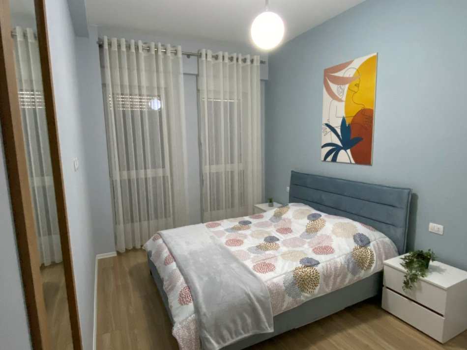 Tirane, jepet me qera apartament 1+1 Kati 2, 65 m² 550 € (21 dhjetori)