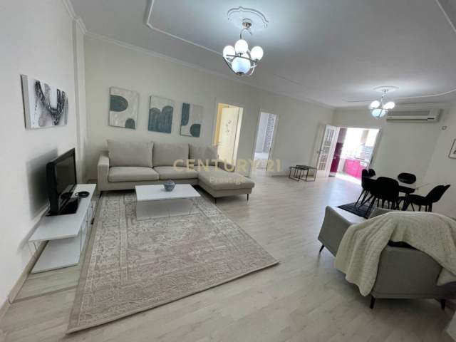 Tirane, shitet apartament 2+1 Kati 10, 95 m² 125.000 Euro
