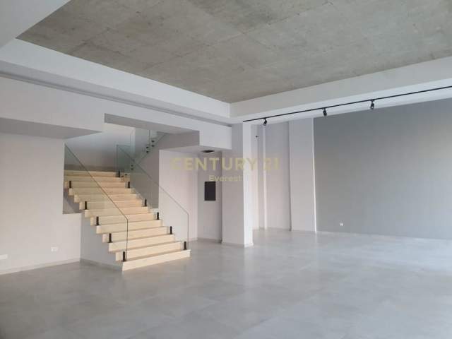 Tirane, jap me qera magazine Kati 0, 7.000 Euro