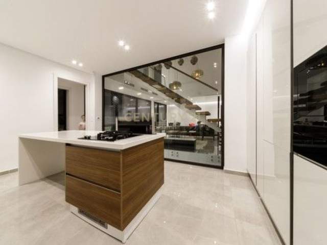 Durres, shitet Vile 2 Katshe Kati 2, 209 m² 750.000 Euro (Vila e Zogut)