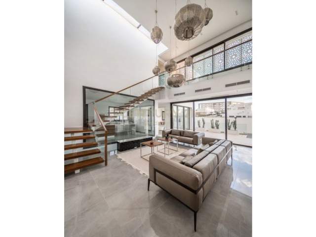 Durres, shitet Vile 2 Katshe Kati 2, 209 m² 750.000 Euro (Vila e Zogut)