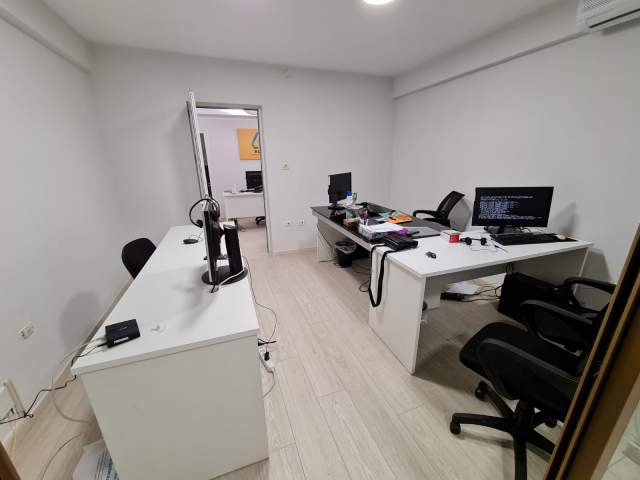 Tirane, jepet me qera ambjent biznesi Kati 1, 123 m² 600 Euro (Sami Frasheri)