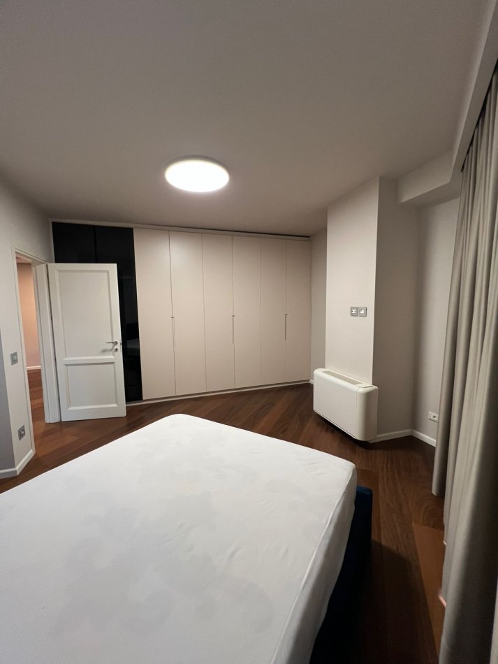 Tirane, shitet apartament 3+1+Aneks+Ballkon Kati 4, 304 m² 940.000 € (bllok , garda)