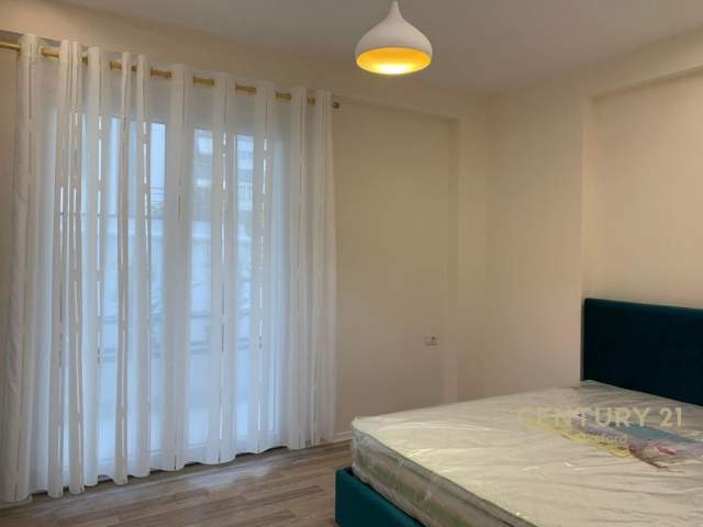Tirane, jepet me qera apartament 1+1 Kati 2, 63 m² 450 Euro (Liqeni i Thate)