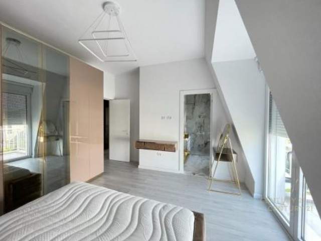 Tirane, jepet me qera apartament 2+1 Kati 3, 138 m² 2.000 Euro (Joy Residence)