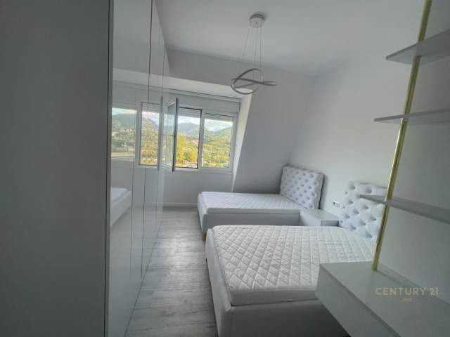 Tirane, jepet me qera apartament 2+1 Kati 3, 113 m² 1.500 Euro (Teg)