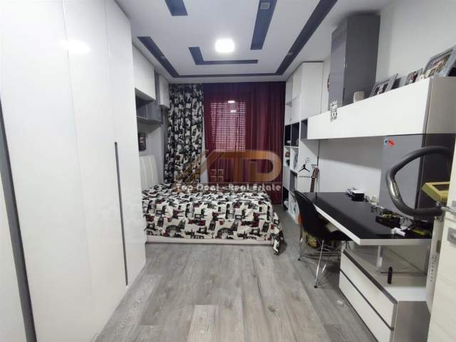 Tirane, shitet apartament 3+1+BLK Kati 12, 136 m² 270.000 Euro (Bulevardi Zogu i Pare)
