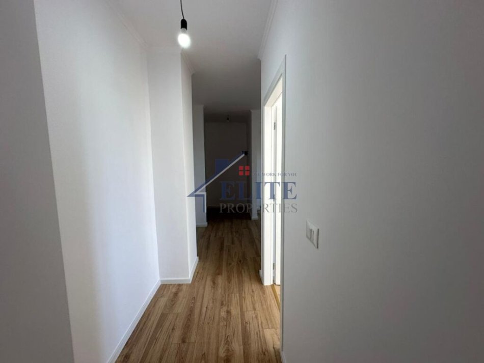 Tirane, shitet apartament 2+1 Kati 5, 74 m² 132.000 € (Xhamllik)