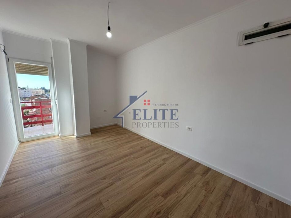 Tirane, shitet apartament 2+1 Kati 5, 74 m² 132.000 € (Xhamllik)