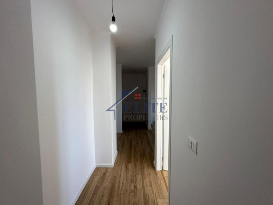 Tirane, shitet apartament 2+1 Kati 5, 74 m² 132.000 € (Xhamllik)