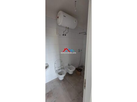 JEPET APARTAMENT PER ZYRA ME QERA 2+1+2 TEK RRUGA ALBANOPOLI AFER BULEVARDIT TE RI.