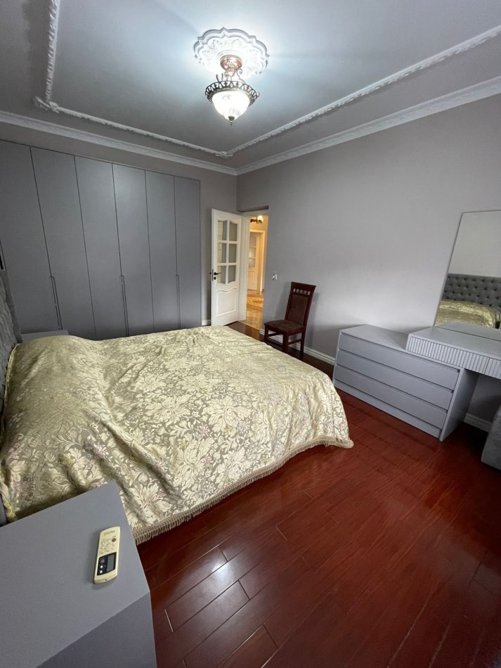 Tirane, jepet me qera apartament 2+1+Ballkon Kati 3, 91 m² 800 € (IBRAHIM RUGOVA BLLOK TIRANE)