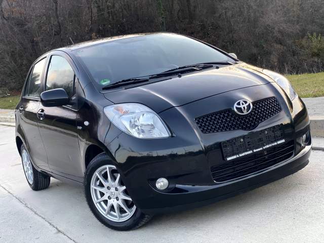 Tirane, shes makine Toyota yaris Automatike Viti 2007,
