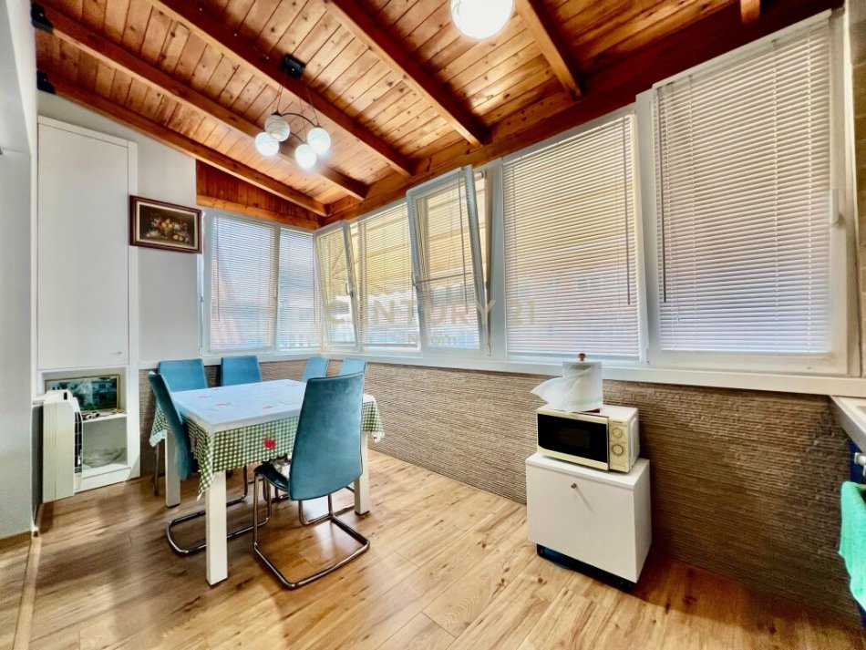 Tirane, shitet apartament 1+1+Ballkon Kati 9, 75 m² 150.000 € (Komuna e Parisit, prane Kika 1)