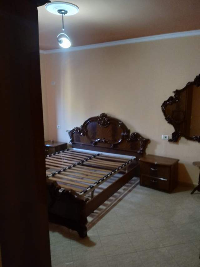 Tirane, jepet me qera apartament 1+1 Kati 4, 54 m² 30.000 Leke (Brryl)