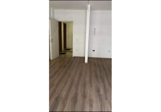 Tirane, jepet me qera ambjent biznesi 88 m² 500 Euro