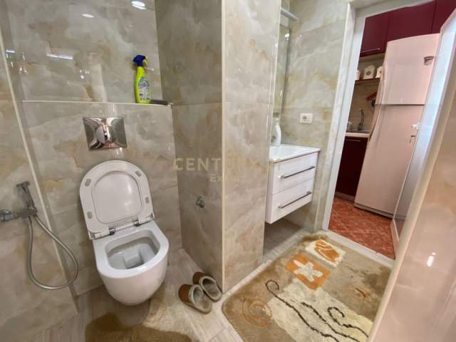 SHESIM APARTAMENT 2 +1 PERBALLE MATERNITETI TE RI / 105.000 Euro