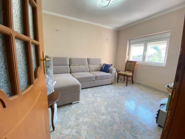 SHESIM APARTAMENT 2 +1 PERBALLE MATERNITETI TE RI / 105.000 Euro