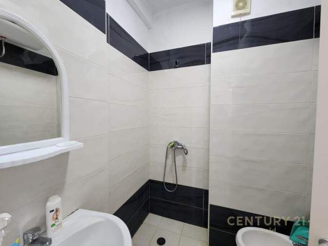 Durres, shitet apartament 1+1+BLK Kati 3, 53 m² 70.000 Euro (gjiri i lalezit)