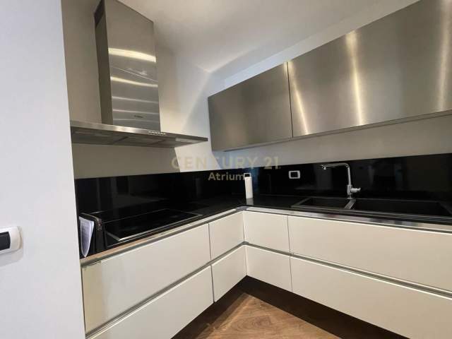 Tirane, jepet me qera apartament 2+1+A+BLK Kati 8, 101 m² 900 Euro