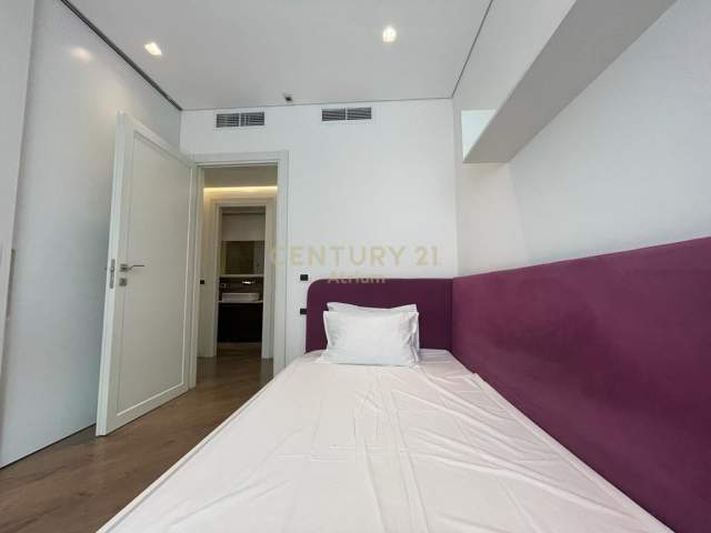 Tirane, jepet me qera apartament 2+1+A+BLK Kati 8, 101 m² 900 Euro