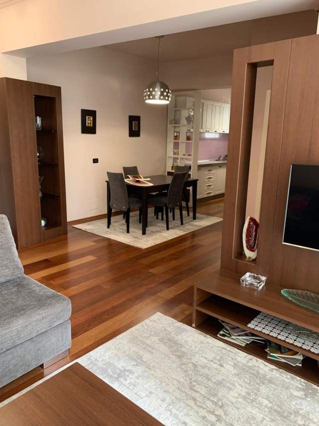 Shitet Apartament 2+1 tek Komuna Parisit “Kompleksi Kika 2”