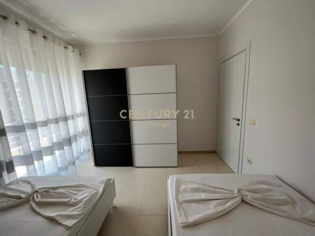 Vlore, jepet me qera apartament 2+1+A+BLK Kati 5, 100 m² 500 Euro (Lungo mare)