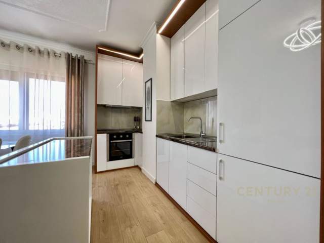 Tirane, jepet me qera apartament 2+1+BLK Kati 6, 100 m² 850 Euro (blloku)