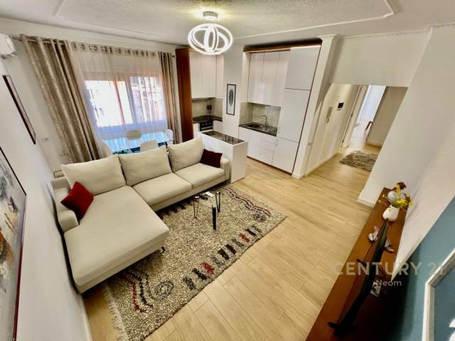 Tirane, jepet me qera apartament 2+1+BLK Kati 6, 100 m² 850 Euro (blloku)
