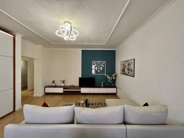 Tirane, jepet me qera apartament 2+1+BLK Kati 6, 100 m² 850 Euro (blloku)