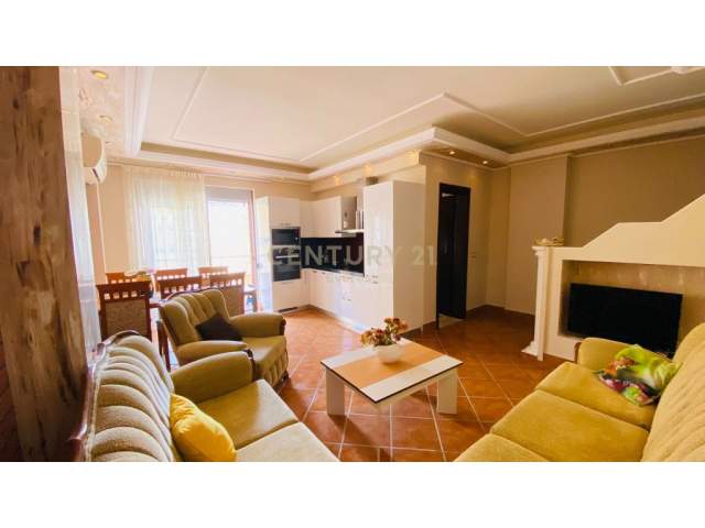 Vlore, jepet me qera apartament 2+1+BLK Kati 5, 90 m² 400 Euro (LUNGOMARE)