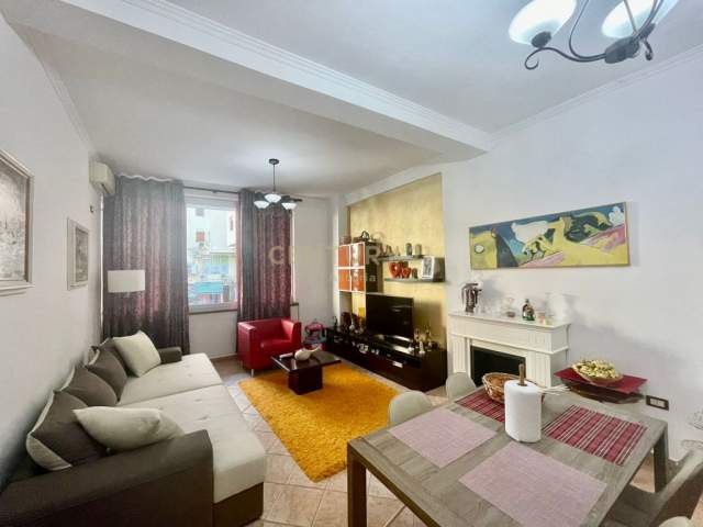 Tirane, shitet apartament 2+1 Kati 1, 90 m² 145.000 Euro
