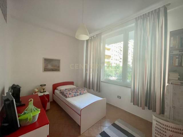 Tirane, shitet apartament 2+1 Kati 1, 90 m² 145.000 Euro