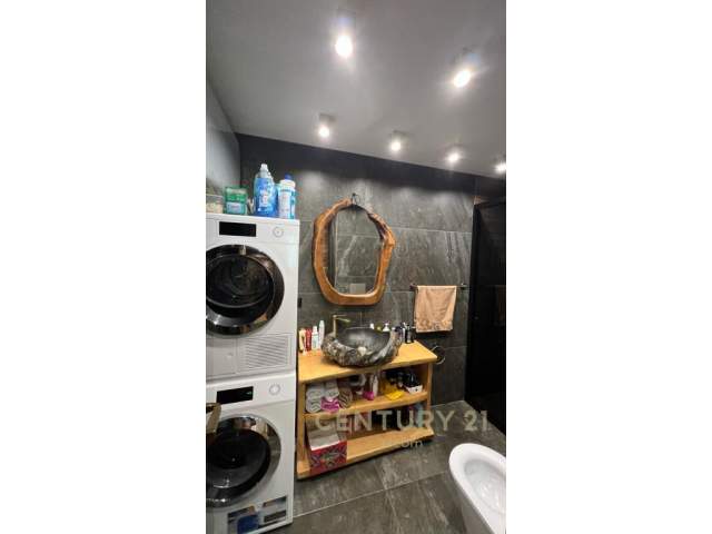 Shitet Apartament Modern 2+1/ 160.000 Euro tek Bulevardi i Ri
