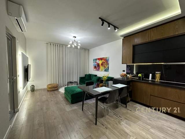 Tirane, jepet me qera apartament 2+1+BLK Kati 1, 73 m² 700 Euro (Komuna e Parisit)