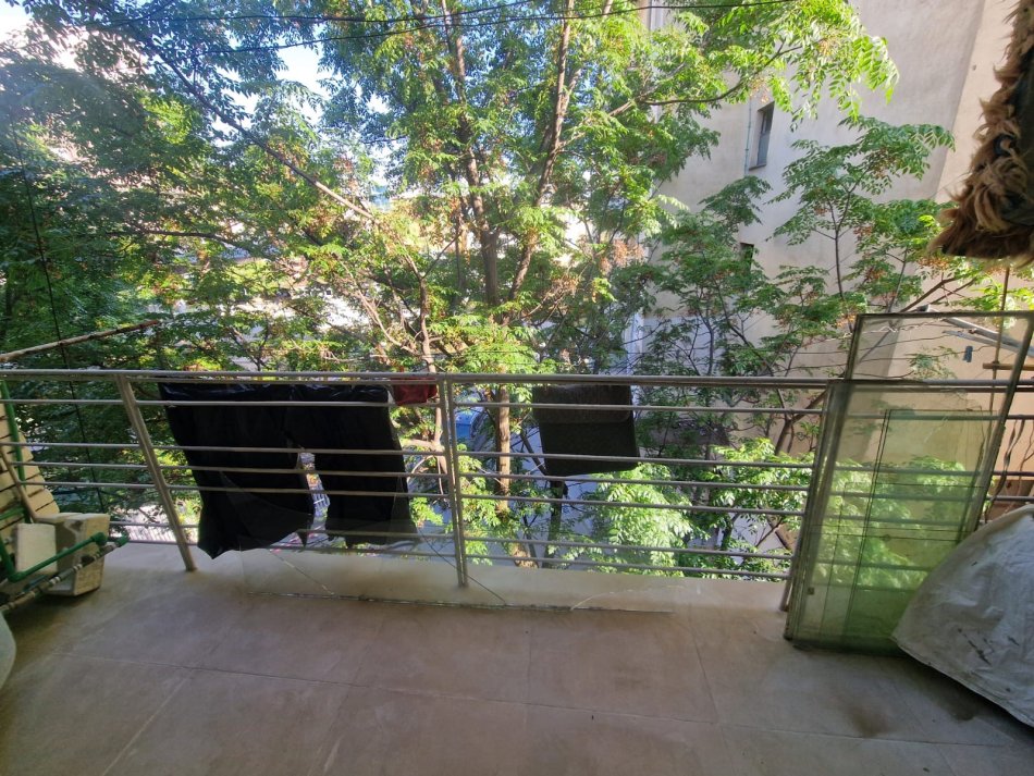 Tirane, jepet me qera apartament 3+1 Kati 4, 85 m² 550 € (21 Dhjetori , Mozaiku i Tiranes)