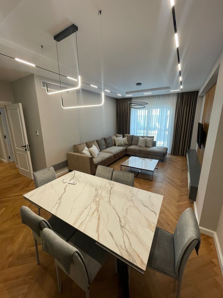 Tirane, jepet me qera apartament 3+1+Aneks+Ballkon Kati 5, 150 m² 2.500 € (Rruga e Kosovareve)