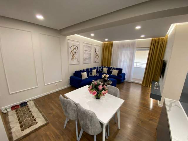 Shitet Apartament 2+1 ne Zonen e Brrylit 150.000 Euro