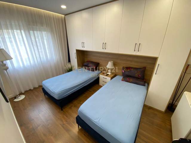 Shitet Apartament 2+1 ne Zonen e Brrylit 150.000 Euro
