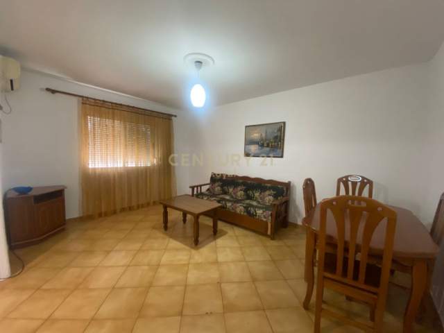 Tirane, jepet me qera apartament 1+1+BLK 270 Euro (Niko Avrami)